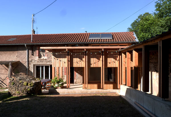 vue sur lextension depuis le seuil du porche dentre